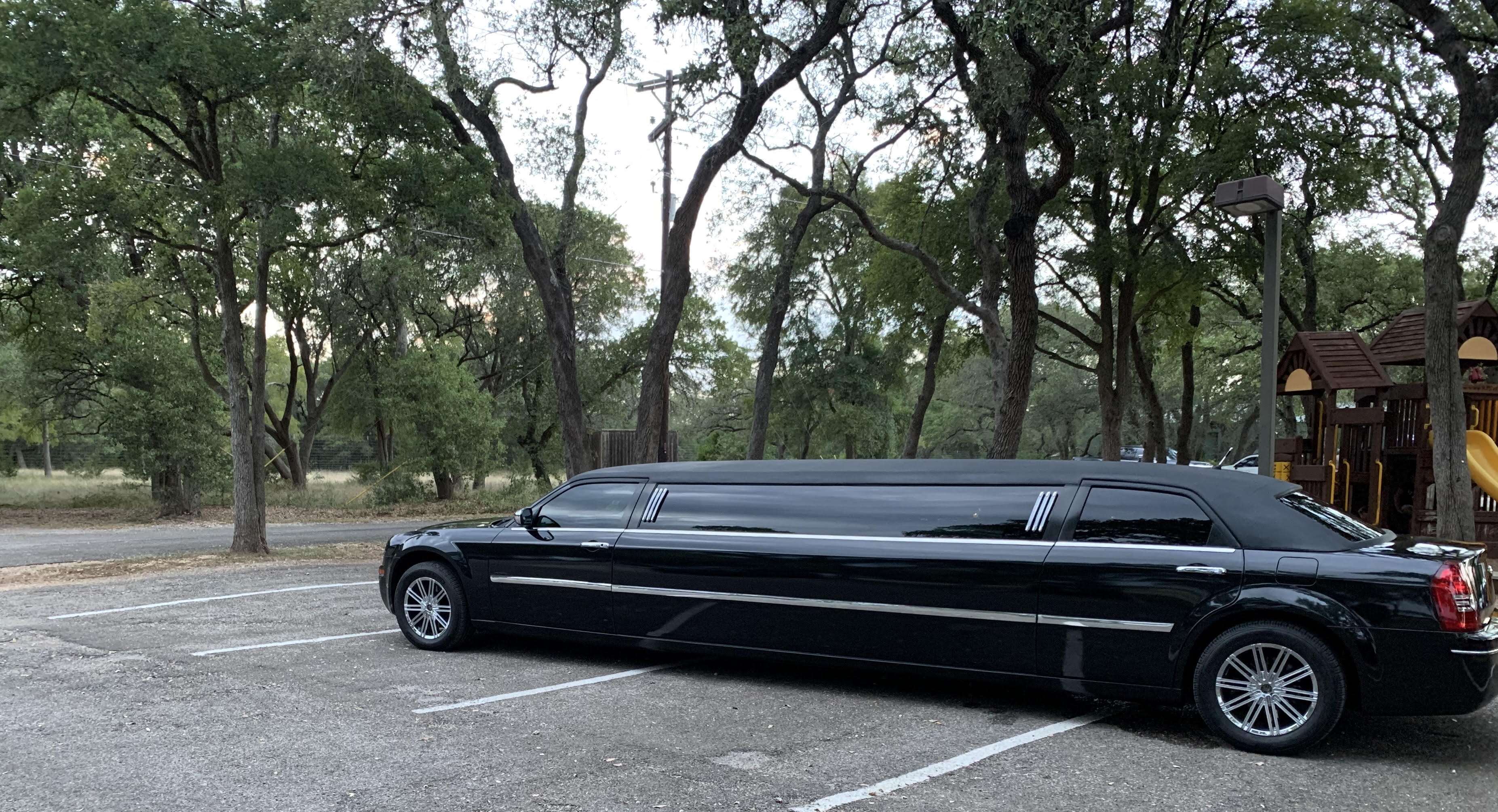 Sedan Stretch Limousine